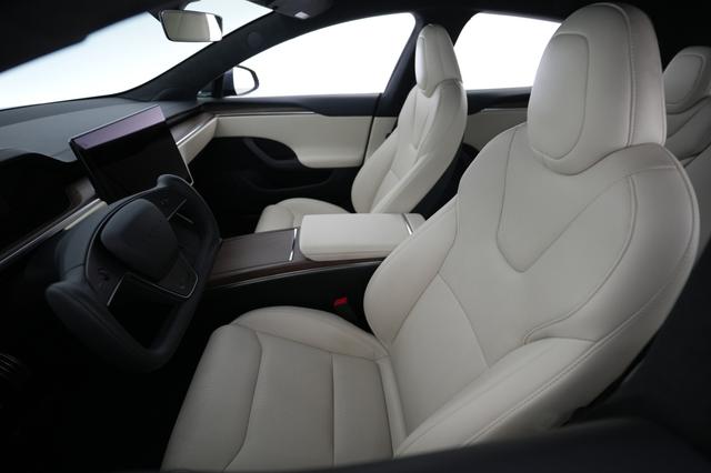 2023 Tesla Model S — photo 3 of 21