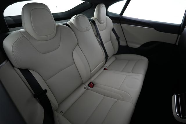 2023 Tesla Model S — photo 4 of 21