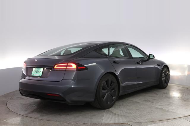2023 Tesla Model S — photo 2 of 21