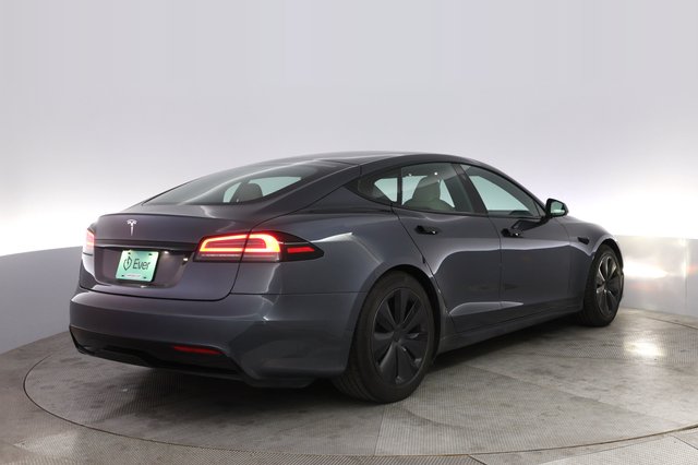 2023 Tesla Model S — photo 2 of 21