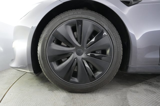 2023 Tesla Model S — photo 7 of 21