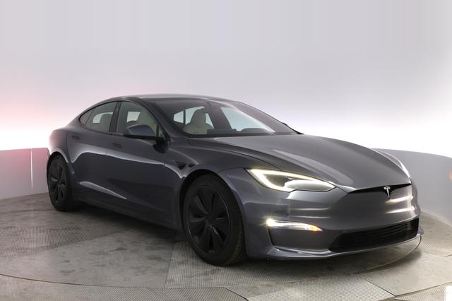 2023 Tesla Model S — photo 10 of 21