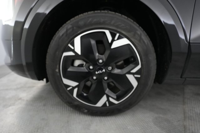 2023 Kia Niro EV — photo 16 of 21