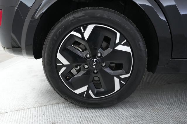 2023 Kia Niro EV — photo 7 of 21