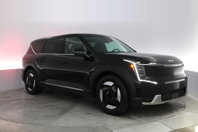 2024 Kia EV9 — photo 10 of 22