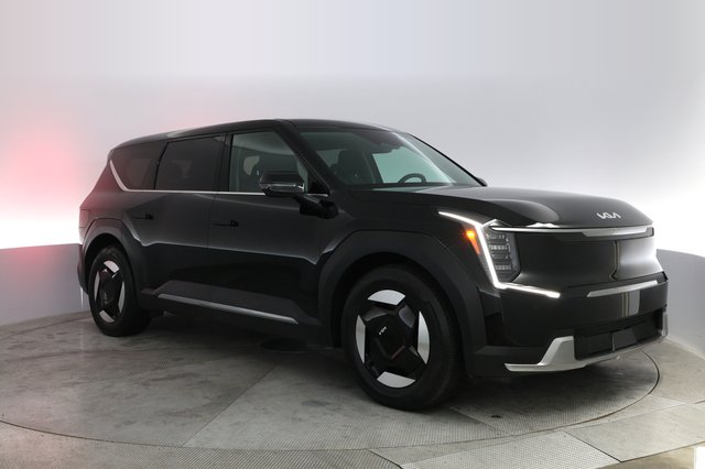 2024 Kia EV9 — photo 10 of 22