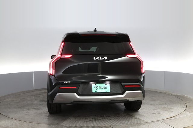 2024 Kia EV9 — photo 12 of 22