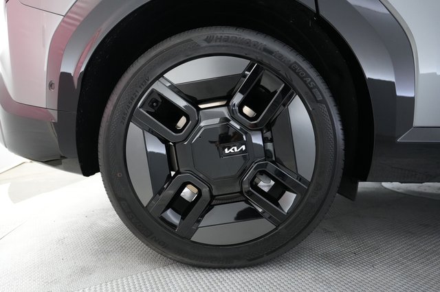 2024 Kia EV9 — photo 17 of 24
