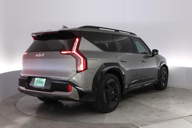 2024 Kia EV9 — photo 2 of 24