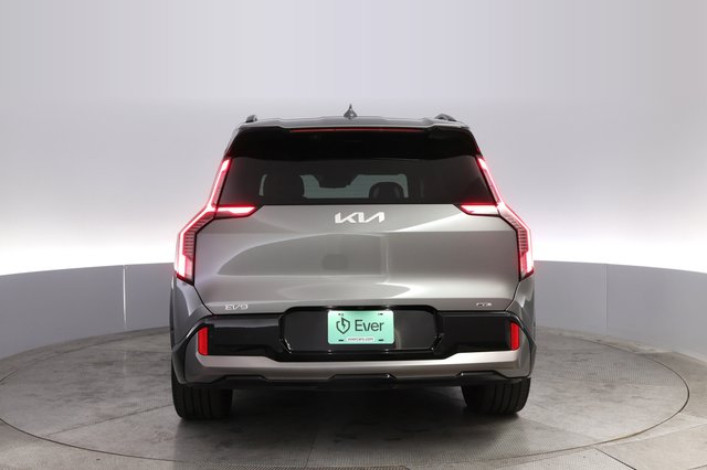 2024 Kia EV9 — photo 12 of 24