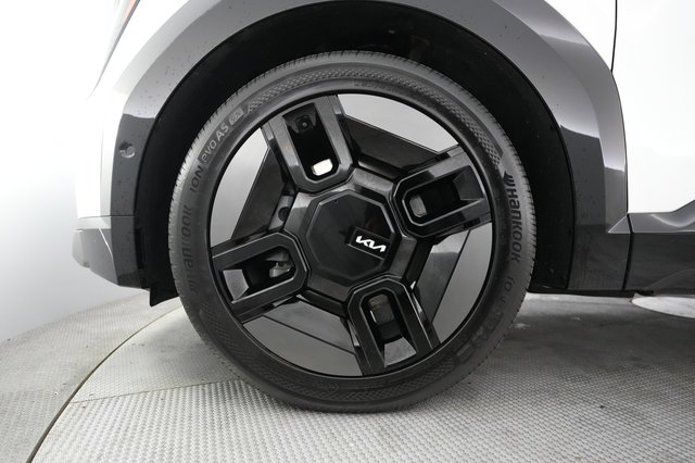 2024 Kia EV9 — photo 17 of 21