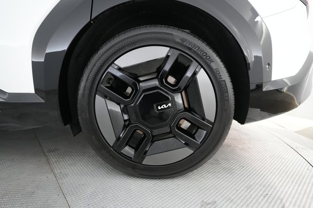 2024 Kia EV9 — photo 16 of 21