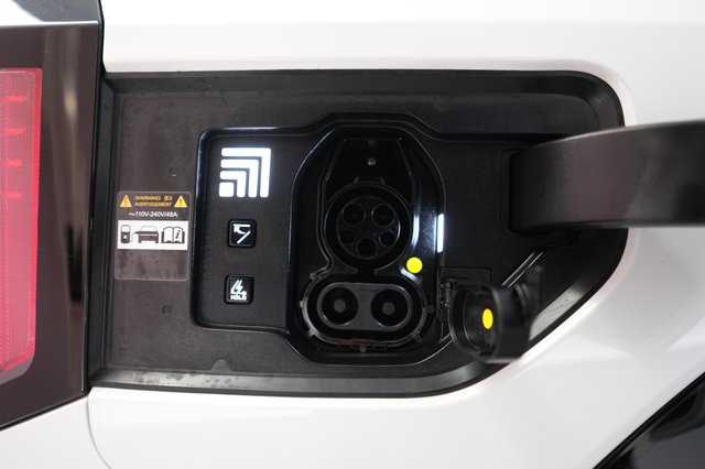 2024 Kia EV9 — photo 8 of 21