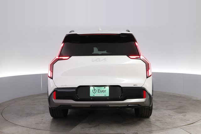 2024 Kia EV9 — photo 12 of 21