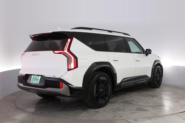 2024 Kia EV9 — photo 2 of 21