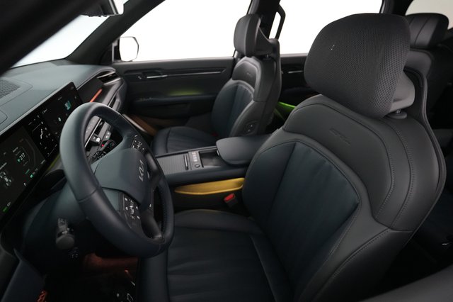 2024 Kia EV9 — photo 3 of 21