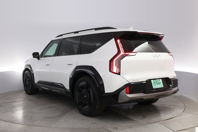 2024 Kia EV9 — photo 13 of 21
