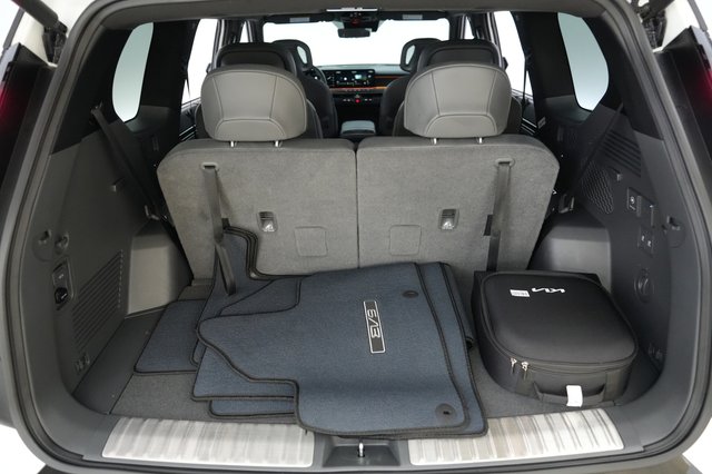 2024 Kia EV9 — photo 6 of 21
