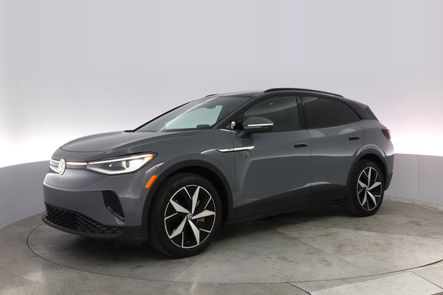 2023 Volkswagen ID.4 — photo 14 of 23