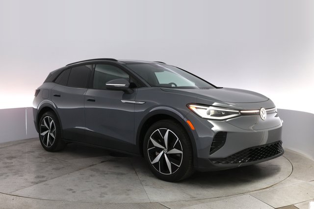 2023 Volkswagen ID.4 — photo 10 of 23