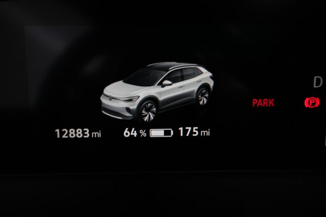 2023 Volkswagen ID.4 — photo 5 of 23