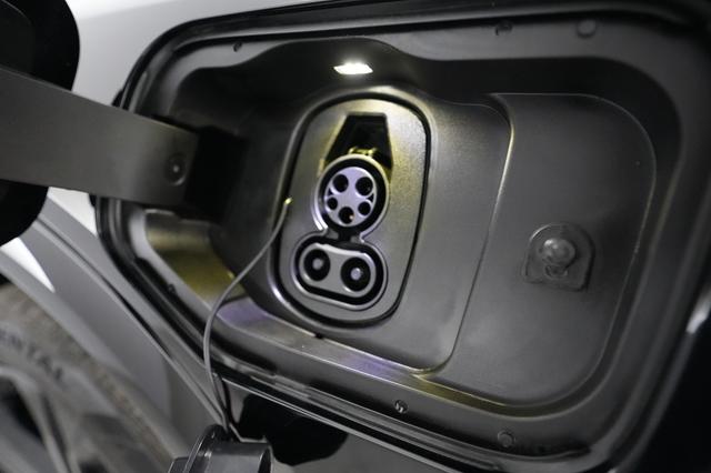2024 Chevrolet Equinox EV — photo 8 of 20