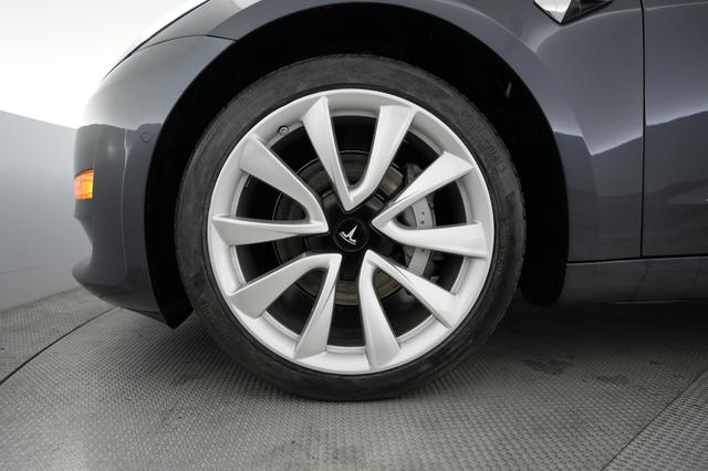 2019 Tesla Model 3 — photo 7 of 26