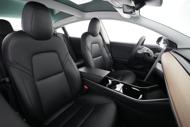 2019 Tesla Model 3 — photo 18 of 26