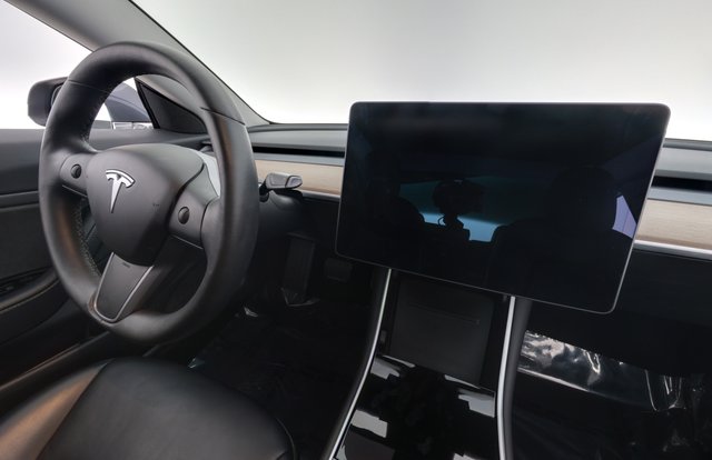 2019 Tesla Model 3 — photo 20 of 26