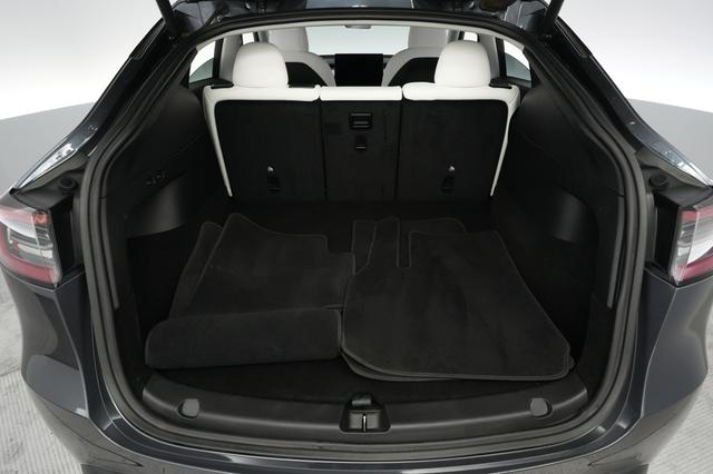 2022 Tesla Model Y — photo 6 of 21
