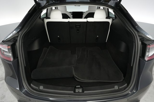 2022 Tesla Model Y — photo 6 of 21