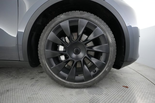 2022 Tesla Model Y — photo 16 of 21