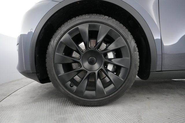2022 Tesla Model Y — photo 7 of 21