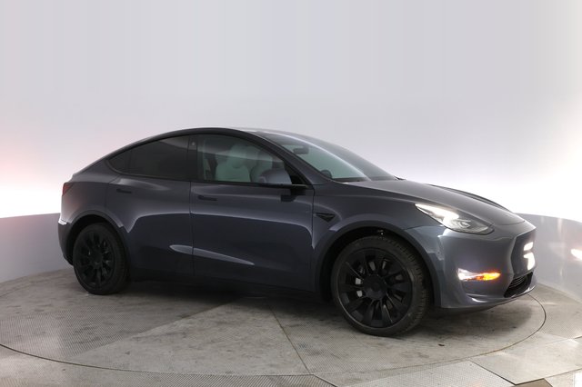 2022 Tesla Model Y — photo 11 of 21