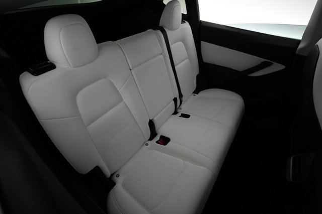 2022 Tesla Model Y — photo 4 of 21