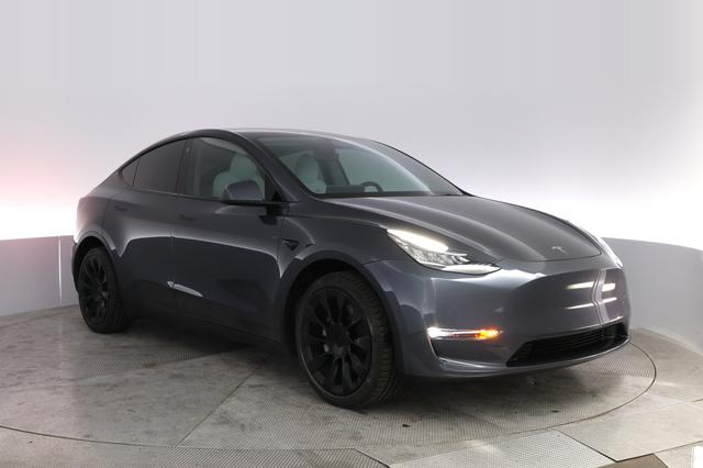 2022 Tesla Model Y — photo 10 of 21