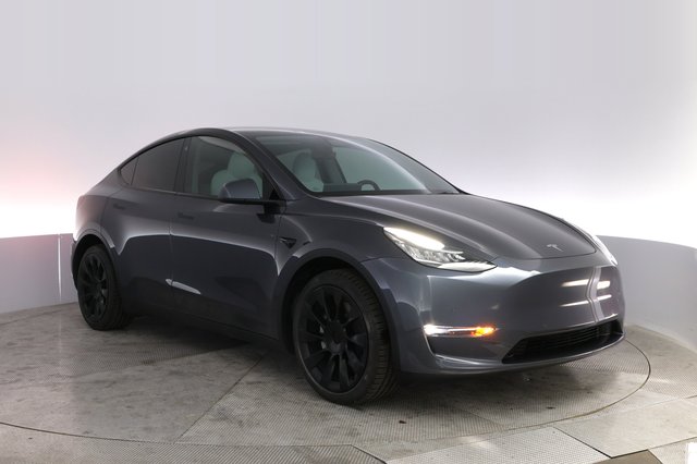 2022 Tesla Model Y — photo 10 of 21