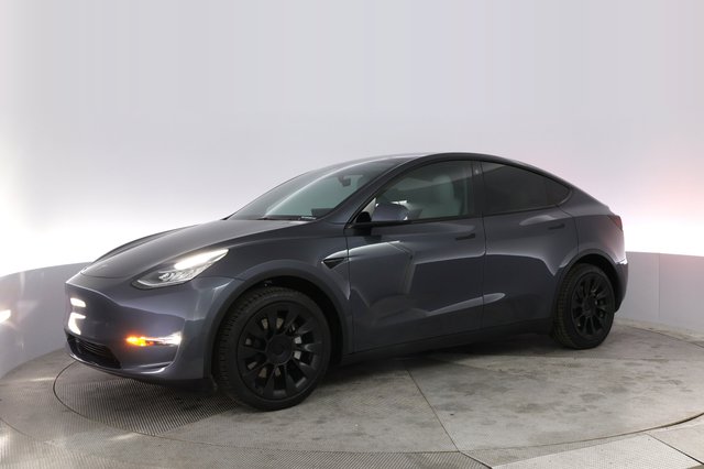 2022 Tesla Model Y — photo 14 of 21