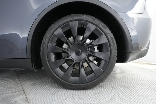 2022 Tesla Model Y — photo 17 of 21