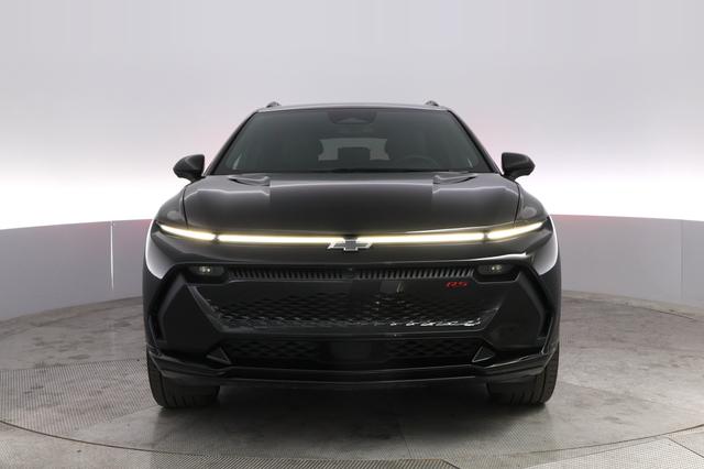 2024 Chevrolet Equinox EV — photo 9 of 20