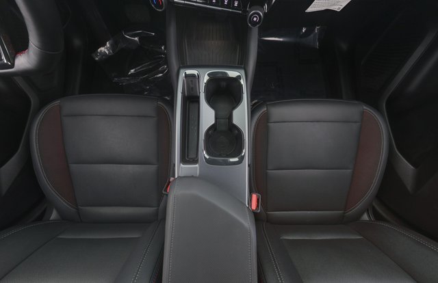 2024 Chevrolet Equinox EV — photo 17 of 20