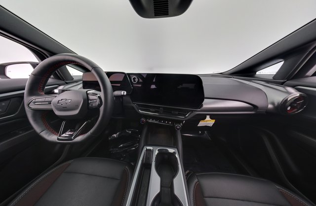 2024 Chevrolet Equinox EV — photo 16 of 20