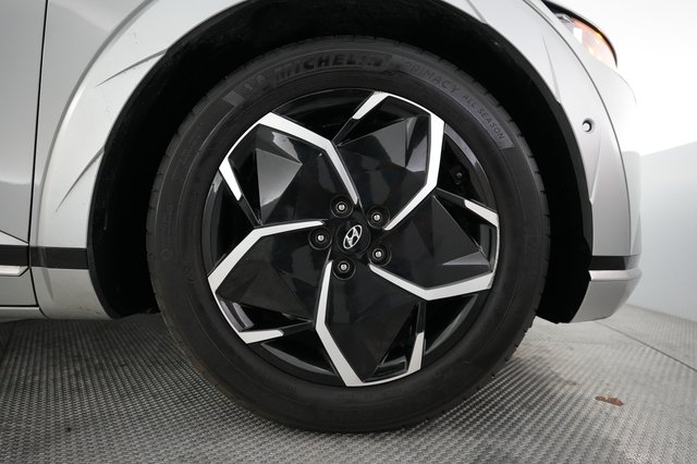 2024 Hyundai IONIQ 5 — photo 17 of 23