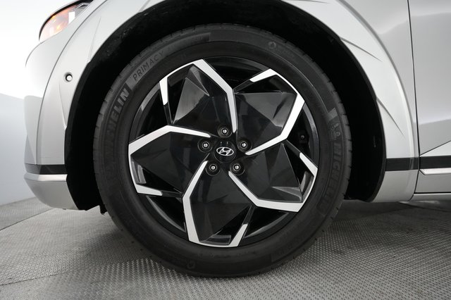 2024 Hyundai IONIQ 5 — photo 16 of 23