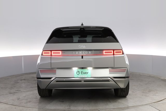 2024 Hyundai IONIQ 5 — photo 12 of 23
