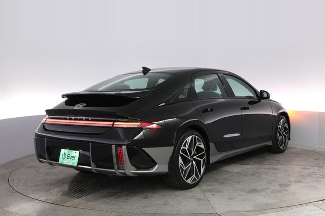 2024 Hyundai IONIQ 6 — photo 2 of 22