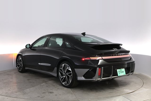2024 Hyundai IONIQ 6 — photo 13 of 22