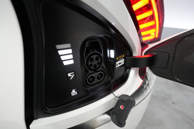 2024 Kia EV6 — photo 8 of 21