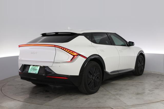 2024 Kia EV6 — photo 2 of 21