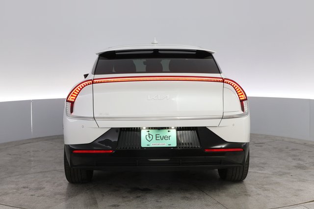2024 Kia EV6 — photo 12 of 21